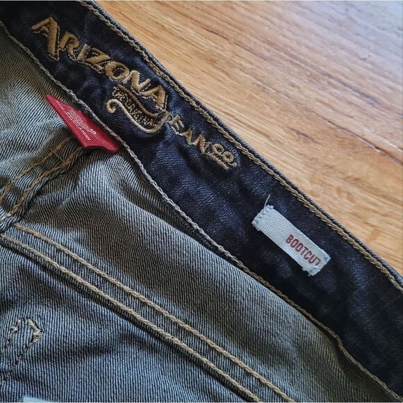 💙3 for $30💙 Arizona 19 Average Distressed Jeans Bootcut - Picture 8 of 12